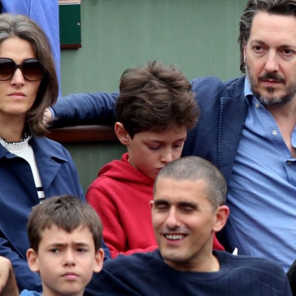 Guillaume Gallienne avec sa femme Amandine et leur fils Tado dans les tribunes de la finale homme des internationaux de France de Roland-Garros à Paris le 5 juin 2016. © Moreau-Jacovides / Bestimage