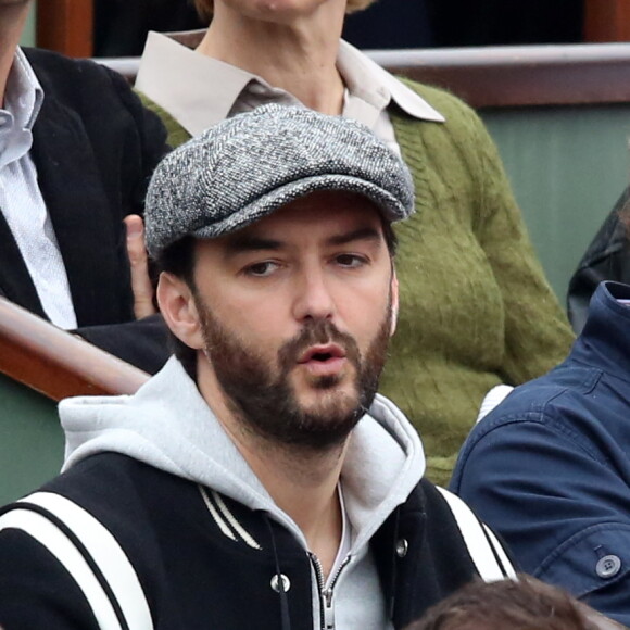Cyril Lignac dans les tribunes de la finale homme des internationaux de France de Roland Garros à Paris le 5 juin 2016. © Moreau-Jacovides / Bestimage  Celebs attend the French open final of Roland Garros in Paris, France on june 5, 2016.05/06/2016 - Paris