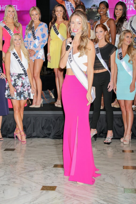 Olivia Jordan (Miss USA 2015 et 2ème dauphine de Miss Univers 2015) - Arrivée des candidates Miss USA 2016 au MGM Grand Main Lobby à Las Vegas, le 27 mai 2016