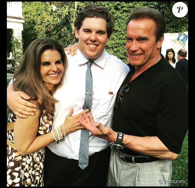 Christopher Schwarzenegger, le plus jeune fils de l'acteur Arnold Schwarzenegger, a reçu son diplôme de fin de lycée à Los Angeles, le 5 juin 2016. Il était entouré de son père et sa mère Maria Shriver.