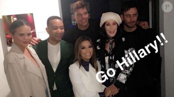 Cher avec Ricky Martin et son chéri, Eva Longoria, John Legend et sa femme. Le 6 juin 2016. Instagram