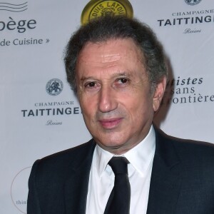 Michel Drucker au dîner de gala caritatif pour l'association "Autistes Sans Frontières" à l'hôtel Marcel Dassault à Paris, le 2 juin 2016. © Gorassini Giancarlo/Bestimage