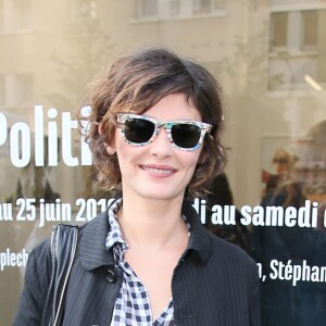 Audrey Tautou à l'exposition "55 Politiques" à l'Espace Dupin à Paris. L'exposition met à l'honneur 55 femmes engagées en politique de -51 avant J.C jusqu'à aujourd'hui. Paris le 9 juin 2016. © Marc Ausset-Lacroix/Bestimage