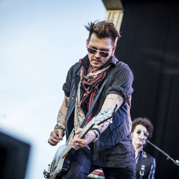 Johnny Depp lors du Concert des "Hollywood Vampires" au parc d'attractions "Gröna Lund" à Stockholm en Suède le 30 mai 2016.