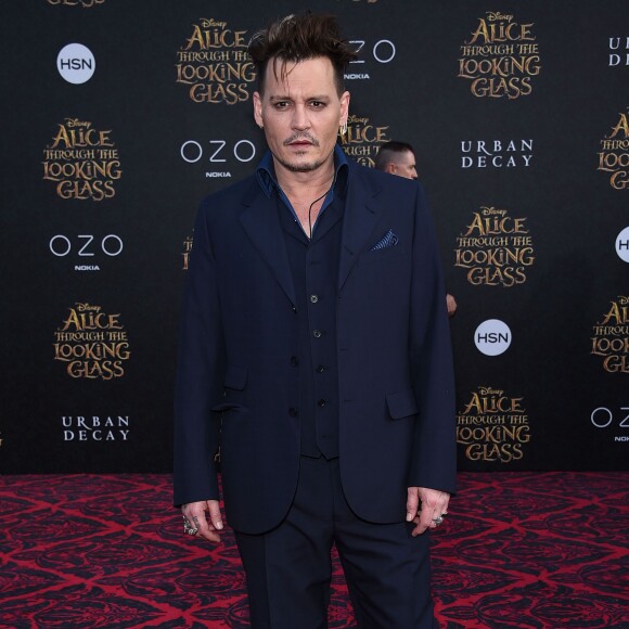 Johnny Depp à la première de "Alice de l'autre côté du miroir" au théâtre El Capitan à Los Angeles le 23 mai 2016.