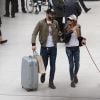 Exclusif - Prix Spécial - No web - No blog - Nabilla Benattia et son compagnon Thomas Vergara sont attendus par une équipe de TF1 alors qu'ils arrivent à la gare de Lyon avec leur chienne Pita à Paris, le 26 mai 2016. Le couple est allé faire du shopping chez American Apparel (Thomas s'est mis torse nu pour essayer un t-shirt) avant de se rendre à l'hôtel Mystique près de l'Arc de Triomphe où ils ont été interviewés pour l'émission "50 Minute Inside". Ils sont ensuite allés à la poste avant de rejoindre la gare de Lyon pour rentrer.