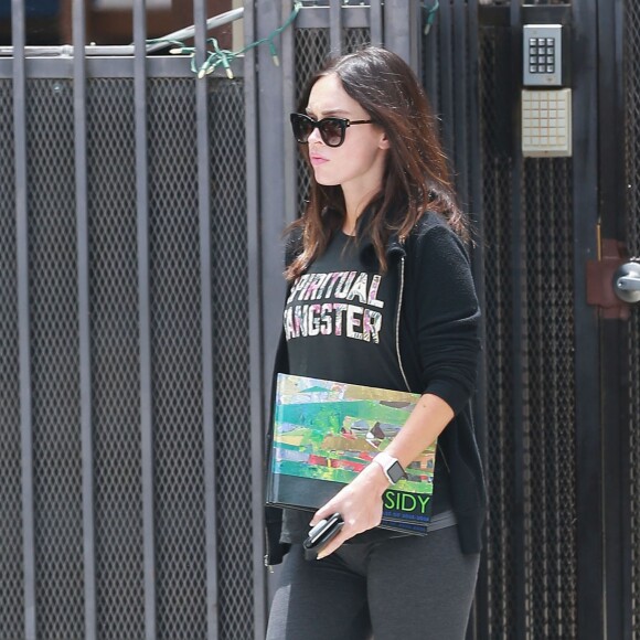 Exclusif - Megan Fox, enceinte, visite une amie à Los Angeles, le 14 juin 2016.