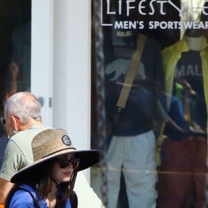 Megan Fox enceinte et son mari Brian Austin Green avec leurs enfants Noah et Bodhi dans un parc à Malibu, le 29 mai 2016