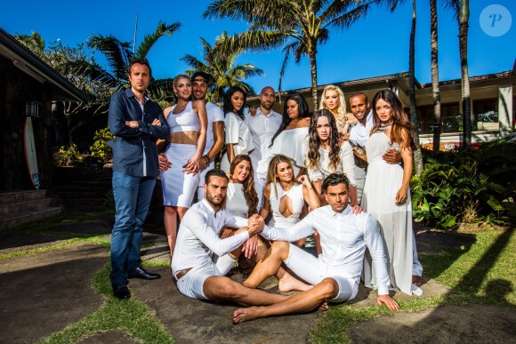 "Les Anges 8" : Les candidats officielles posent avec leur parrain Fabrice Sopoglian