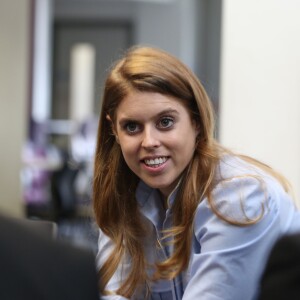 La princesse Beatrice d'York en visite à l'école School 21 dans l'Est de Londres le 15 juin 2016 en soutien de l'association Big Change qu'elle a confondée en 2012.