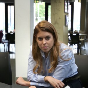 La princesse Beatrice d'York en visite à l'école School 21 dans l'Est de Londres le 15 juin 2016 en soutien de l'association Big Change qu'elle a confondée en 2012.