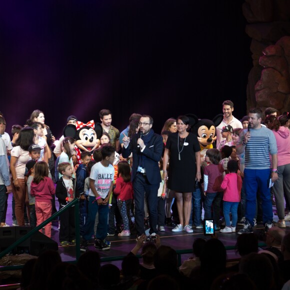Exclusif - Bruno Guillon, Annabel et Nicolas Rossignol (président de l'association) au concert des 10 ans de l'association "Tout le monde contre le cancer" à Disneyland Paris. Marne-la-Vallée, le 12 juin 2016.
