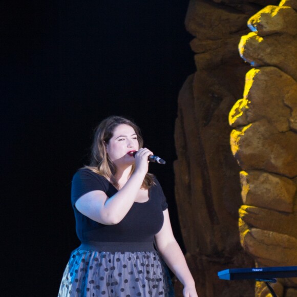 Exclusif - Charlotte Gaccio au concert des 10 ans de l'association "Tout le monde contre le cancer" à Disneyland Paris. Marne-la-Vallée, le 12 juin 2016.