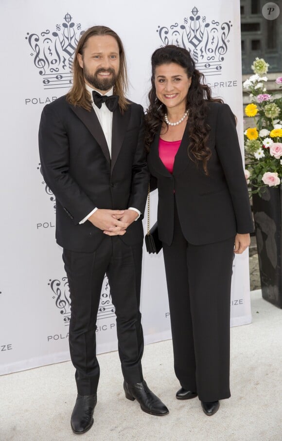 Max Martin et Cecilia Bartoli, les deux lauréats de l'édition 2016 du Polar Music Prize, posant ensemble le 16 juin 2016 à la Maison des concerts de Stockholm avant la cérémonie présidée par le roi Carl XVI Gustaf de Suède.