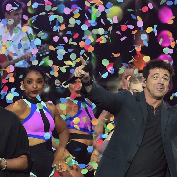 Exclusif - Slimane, à gauche, et Patrick Bruel lors de l'émission de télévision pour TF1 "La Chanson de l'Année 2016" à Nîmes le 17 juin 2016. © Bruno Bebert / Bestimage