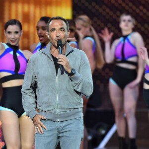 Exclusif - Nikos Aliagas lors de l'émission de télévision pour TF1 "La Chanson de l'Année 2016" à Nîmes le 17 juin 2016. © Bruno Bebert / Bestimage