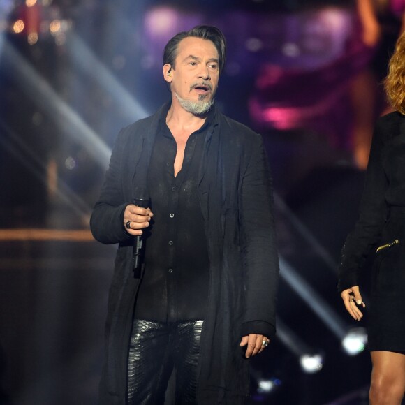 Exclusif - Florent Pagny et Tal lors de l'émission de télévision pour TF1 "La Chanson de l'Année 2016" à Nîmes le 17 juin 2016. © Bruno Bebert / Bestimage
