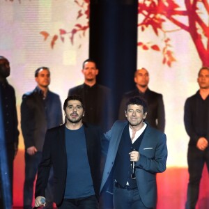 Exclusif - Patrick Fiori, à gauche, et Patrick Bruel lors de l'émission de télévision pour TF1 "La Chanson de l'Année 2016" à Nîmes le 17 juin 2016. © Bruno Bebert / Bestimage