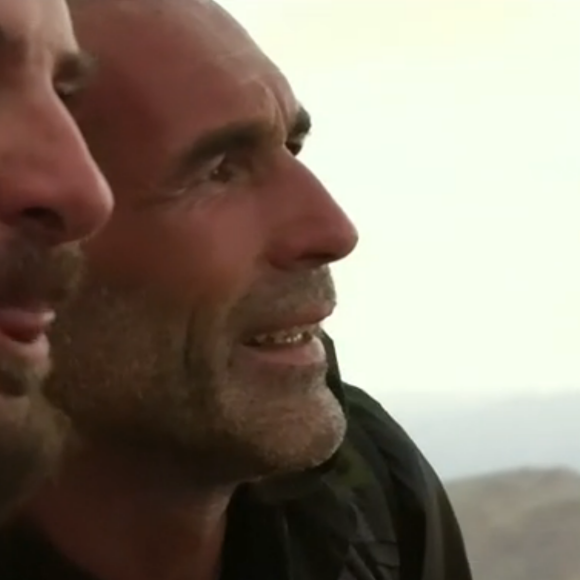 Michaël Youn dans "À l'état sauvage", diffusée le 28 juin sur M6. Il a parcouru 150 kilomètres en Namibie aux côtés de l'aventurier Mike Horn.