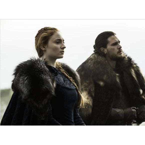 Sophie Turner et Kit Harington dans la série Game of Thrones