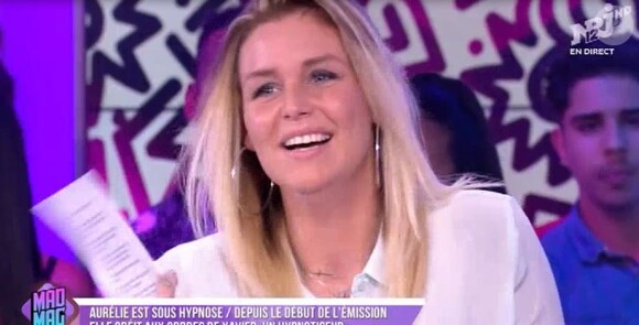 Aurélie Van Daelen hypnotisée dans le "Mad Mag" de NRJ12, mercredi 22 juin 2016