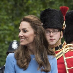 Le prince William et Kate Middleton, duchesse de Cambridge - La famille royale d'Angleterre sur l'avenue The Mall à Londres à l'occasion du 90ème anniversaire de la reine 12 June 2016.