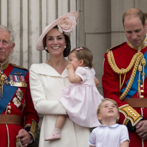 Le prince Charles, Kate Middleton, duchesse de Cambridge, la princesse Charlotte, le prince George, le prince William - La famille royale d'Angleterre au balcon du palais de Buckingham lors de la parade "Trooping The Colour" à l'occasion du 90ème anniversaire de la reine. Le 11 juin 2016