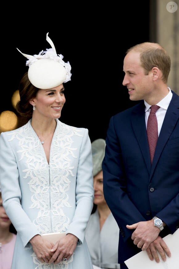 Kate Middleton, duchesse de Cambridge, et le prince William - La famille royale d'Angleterre à la sortie de la messe à la cathédrale St Paul de Londres pour le 90ème anniversaire de la reine Elisabeth II d'Angleterre. Le 10 juin 2016