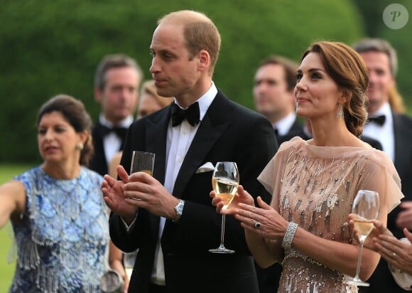 Le prince William, duc de Cambridge et Kate Middleton, la duchesse de Cambridge participent à un dîner de gala de l'association "East Anglia's Children's Hospices'" à King's Lynn le 22 juin 2016.