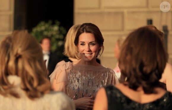 Le prince William, duc de Cambridge et Kate Middleton, la duchesse de Cambridge participent à un dîner de gala de l'association "East Anglia's Children's Hospices'" à King's Lynn le 22 juin 2016.