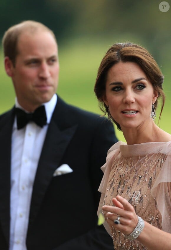 Le prince William, duc de Cambridge et Kate Middleton, la duchesse de Cambridge participent à un dîner de gala de l'association "East Anglia's Children's Hospices'" à King's Lynn le 22 juin 2016.