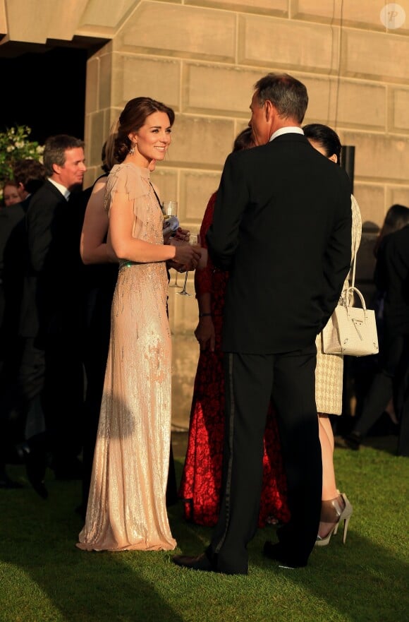 Le prince William, duc de Cambridge et Kate Middleton, la duchesse de Cambridge participent à un dîner de gala de l'association "East Anglia's Children's Hospices'" à King's Lynn le 22 juin 2016.