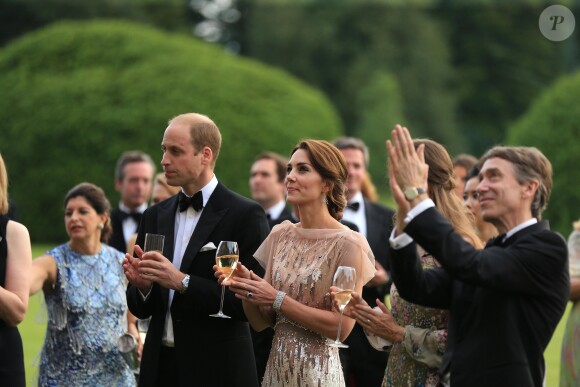 Le prince William, duc de Cambridge et Catherine Kate Middleton, la duchesse de Cambridge participent à un dîner de gala de l'association "East Anglia's Children's Hospices'" à King's Lynn le 22 juin 2016.