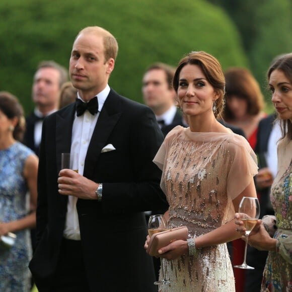 Le prince William, duc de Cambridge et Kate Middleton, la duchesse de Cambridge participent à un dîner de gala de l'association "East Anglia's Children's Hospices'" à King's Lynn le 22 juin 2016.