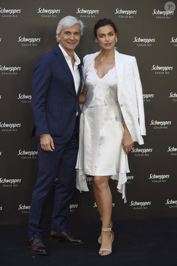 Irina Shayk et assistent Nacho Silva assistent à la soirée "Ginger Ale by Schweppes" à Madrid, le 23 juin 2016.