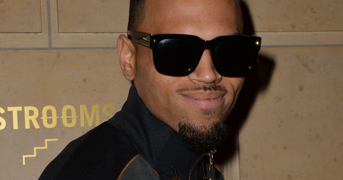 Chris Brown's Manager Speaks Out Over His Recent Arrest And Charges In The UK Chris Brown : Accusé d'avoir brutalisé son ancien manager, il se défend