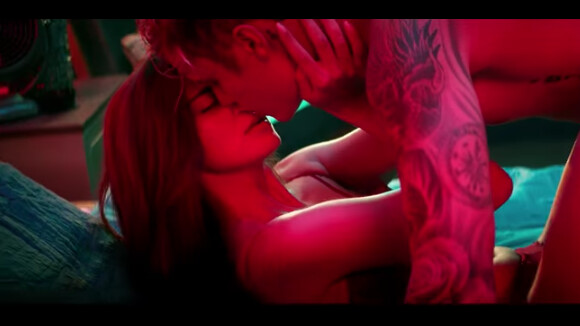 Xenia Deli dans le clip "What do you mean" de Justin Bieber.