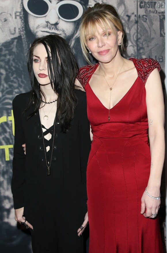 Courtney Love et sa fille Frances Bean Cobain assistent à la première du film "Kurt Cobain : Montage of Heck" à Hollywood, le 21 avril 2015.