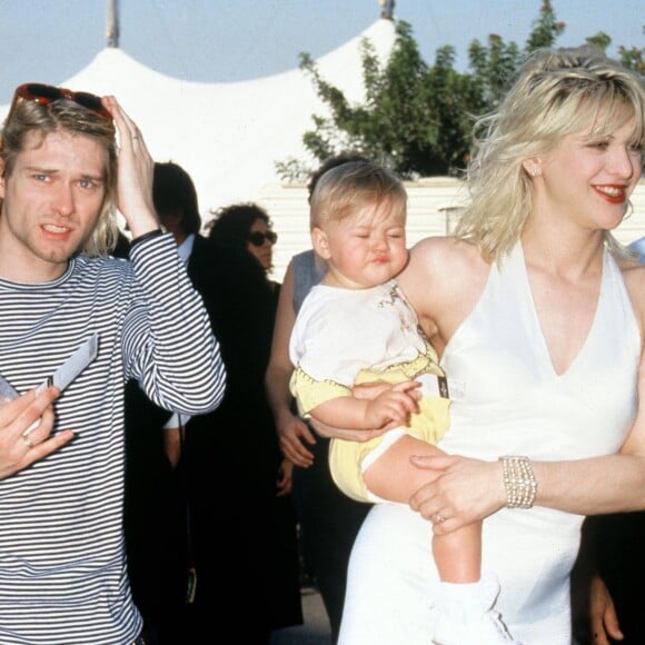 Kurt Cobain, Courtney Love et leur fille Frances Bean Cobain lors des MTV Video Music Awards le 1er janvier 1993