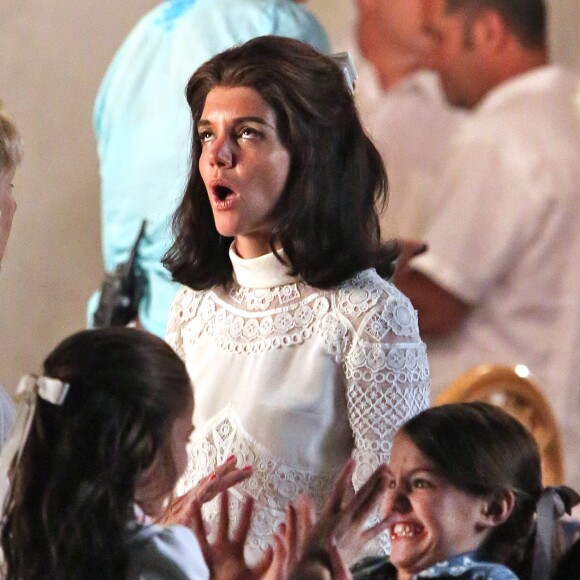 Exclusif - Katie Holmes tourne la scène du mariage de Jackie Kennedy et Aristote Onassis à Toronto le 17 juin 2016. Elle a eu la visite de sa fille Suri.