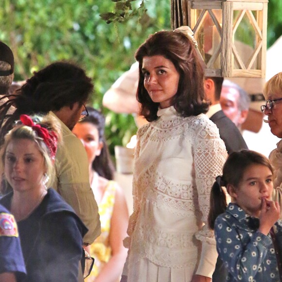 Exclusif - Katie Holmes tourne la scène du mariage de Jackie Kennedy et Aristote Onassis à Toronto le 17 juin 2016. Elle a eu la visite de sa fille Suri.