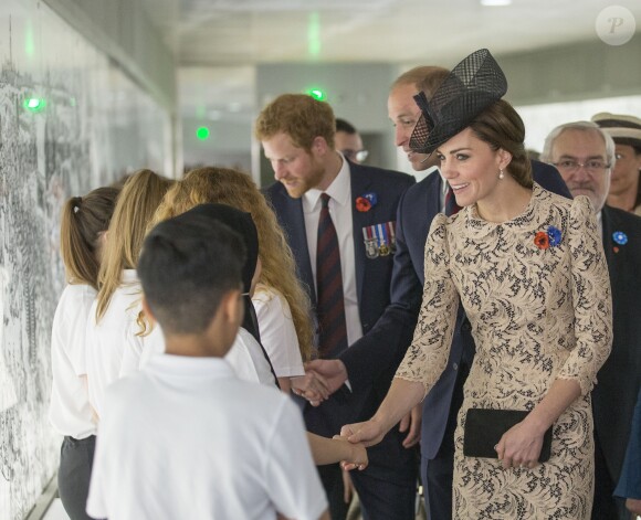 Le prince Harry, le prince William et Kate Catherine Middleton, duchesse de Cambridge - Dévoilement de la plaque inaugurale de la nouvelle aile du musée lors des commémorations du centenaire de la Bataille de la Somme à Thiepval, bataille qui fût la plus meurtrière de la Première Guerre Mondiale. Le 1er juillet 2016