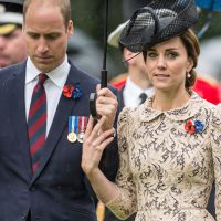 Kate Middleton, émue au bras de William : Camilla se recueille...