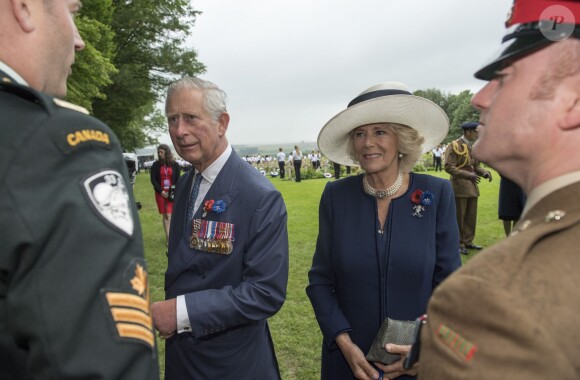 Le prince Charles et Camilla Parker Bowles, duchesse de Cornouailles - Commémorations du centenaire de la Bataille de la Somme à Thiepval, bataille qui fût la plus meurtrière de la Première Guerre Mondiale. Le 1er juillet 2016