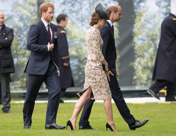 Le prince Harry, Kate Catherine Middleton, duchesse de Cambridge et le prince William - Commémorations du centenaire de la Bataille de la Somme à Thiepval, bataille qui fût la plus meurtrière de la Première Guerre Mondiale. Le 1er juillet 2016