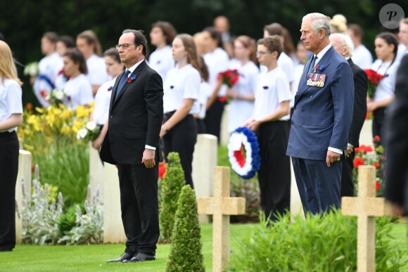 Le président français François Hollande et le prince Charles - Commémorations du centenaire de la Bataille de la Somme à Thiepval, bataille qui fût la plus meurtrière de la Première Guerre Mondiale. Le 1er juillet 2016