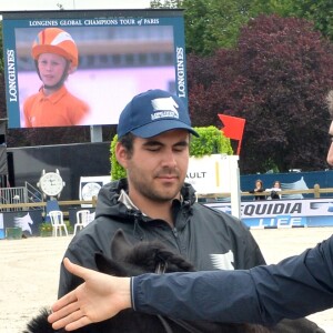 Virginie Coupérie-Eiffel, Guillaume Canet, et Mila, la fille de Matthias Gurtler (rédacteur en chef du magazine Gala) - Remise du prix Eiffel Sunday Kid Challenge - Longines Paris Eiffel Jumping à la plaine de Jeux de Bagatelle à Paris, le 3 juillet 2016. © Borde-Veeren/Bestimage