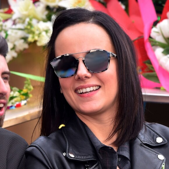 Grégoire Lyonnet et sa compagne Alizée - La troupe de Danse avec les Stars participe à la 4ème bataille de Fleurs dans le cadre du Carnaval 2016 à Nice le 24 février 2016. Elle a profité de sa présence à Nice lors de sa tournée pour faire un passage sur le Corso sur le char de la Reine du Carnaval. Cette année le thème du Carnaval était "Les Médias". La manifestation se termine dimanche 28 février. © Bruno Bebert/Bestimage