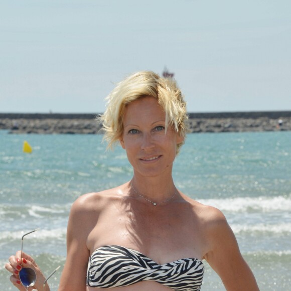 Exclusif - Rebecca Hampton pose à l'occasion du 13e festival "Les Hérault du Cinéma et de la Télé" sur la plage au Cap d'Agde, le 24 juin 2016.