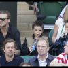 David Beckham et ses enfants Romeo et Cruz dans les tribunes du tournoi de Wimbledon le 6 juillet 2016.